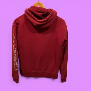 Cute burgundy Hollister Los Angeles CA appliqué fuzzy letters hoodie sweatshirt thumbnail 2