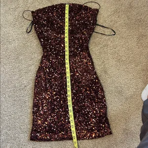 Windsor Sequin Burgundy Dress Size Large thumbnail 6