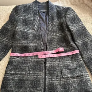 Banana Republic Women’s Charcoal Plaid Blazer thumbnail 5
