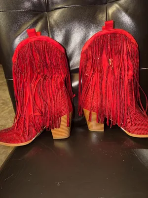 Boots Red Size 9 thumbnail 2