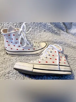 Converse Chuck 70 High Top "Love Me" Embroidered Lips Valentine Limited Edition. thumbnail 4