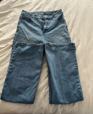 Old Navy Jeans High-Rise Flare thumbnail 1