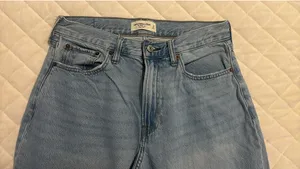 Abercrombie High-Rise Wide-Leg Jeans thumbnail 2