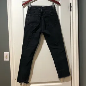 HIGH WAISTED BLACK DENIM JEANS thumbnail 3