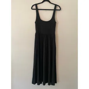 Wilfred Aritzia Black Market Midi Dress Stretchy Sleeveless Flowy Women's Medium thumbnail 2