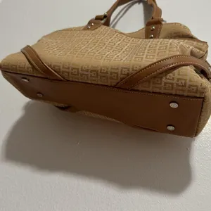 Handbag thumbnail 3