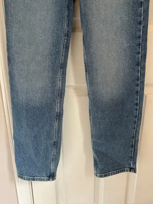 NWT!!! Eddie Bauer Authentic Perfect Straight Leg Jean in Vintage Wash thumbnail 5