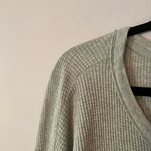 Offline by Aerie Gray Thermal Waffle Knit Long Sleeve Loungewear Women's size XS thumbnail 3