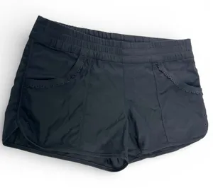 Lululemon 6 Hotty Hot Black Shorts Girly Scalloped Detail Running Activewear thumbnail 1