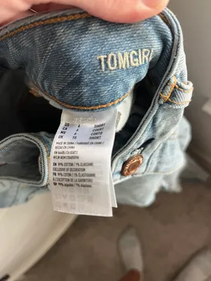 American Eagle Outfitters Capri Ripped Jeans thumbnail 6