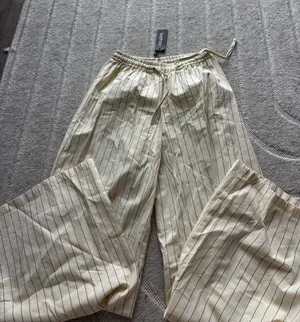 Boohoo Pants  thumbnail 1