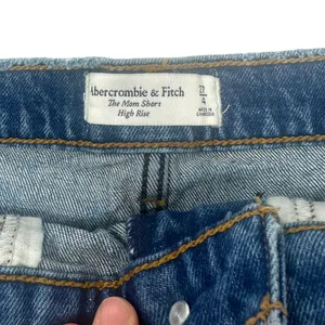 Abercrombie & Fitch High Rise Mom Shorts Distressed Denim Size 27 / 4 thumbnail 7
