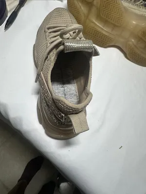 Women's Beige Sneaker with Rhinestone Detail Sz 7.5 Steve Madden Maxima like new thumbnail 11