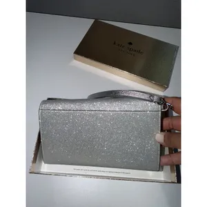 Kate Spade‎ Glimmer Boxed Medium Flap Wristlet Silver Wallet KE447 NWT $199 MSRP thumbnail 9