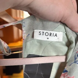NWT Storia Linen Blend Floral Midi Dress Sage Green Pink V-Neck Size Medium thumbnail 10