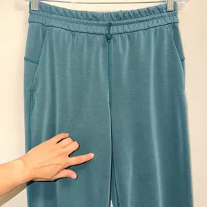 Lululemon Softstreme High-Rise Straight-Leg Pant in Storm Teal W5GHZS Size 6 thumbnail 10