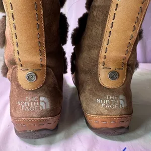 The North Face Dark Brown Fur-Lined Winter Boots thumbnail 10