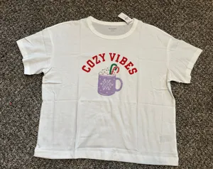 Old Navy Women’s Holiday Crewneck Graphic T-Shirt COZY VIBES Size M Petite NWT thumbnail 1