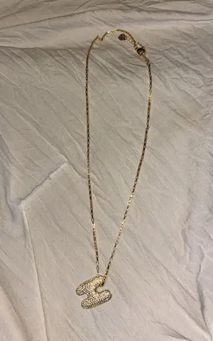 h initial necklace Gold thumbnail 3