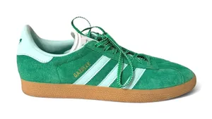 Adidas women's Gazelle green semi flash aqua Sneakers Size 10 thumbnail 1