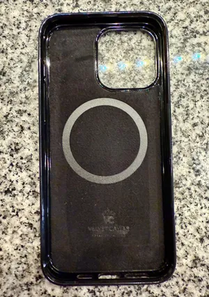 Velvet Caviar iPhone 15 Pro Max Black Leopard Print Case thumbnail 3