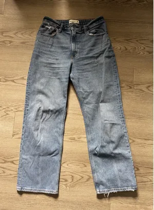 Abercrombie & Fitch Curve Love The 90s Relaxed Jean High Rise Blue Size 30 10S thumbnail 1