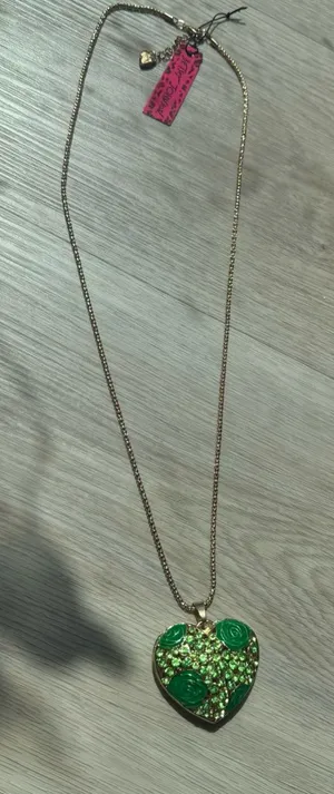 Betsey Johnson 32 inch Gold-Tone Heart Pendant Necklace Green Crystal Accents thumbnail 1