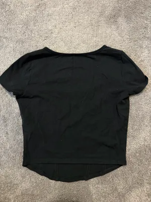 Hollister Black Tee thumbnail 3