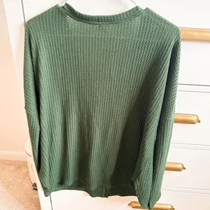 Flawless oversized top. thumbnail 2