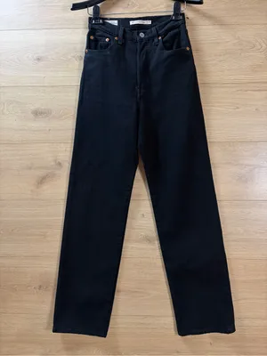 Levi’s Women’s Rib Cage Straight Ankle Jeans Black 25 thumbnail 2