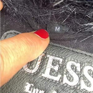Nice stylish GUESS coat 🖤🖤🖤 thumbnail 13