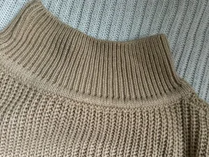 SHEIN Beige Cropped Rib-Knit Mock Neck Long Sleeve Pullover Sweater Women's M thumbnail 4
