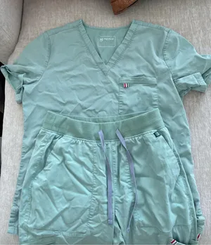 Mediclo Scrub Set sage Green thumbnail 1
