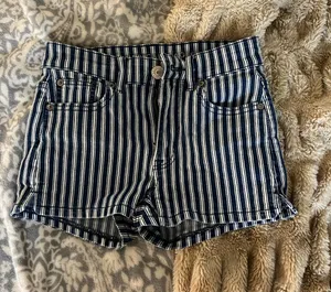 American eagle shorts thumbnail 1