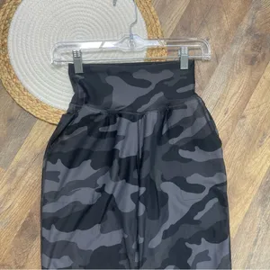 Old Navy Camo Print Joggers Leggings Womens XS Go Dry Elevate thumbnail 5