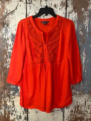 A Pea in the Pod Maternity shirt size Small thumbnail 1