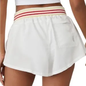 FREE PEOPLE MOVEMENT Top Seed woven shorts. Size medium thumbnail 2