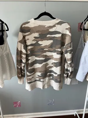 Camo aerie crewneck thumbnail 2