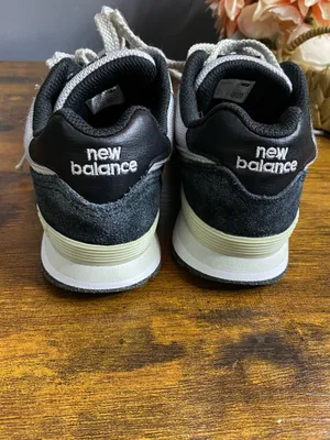New Balance 574 Classic Gray Black Red Boys Size 2 thumbnail 3