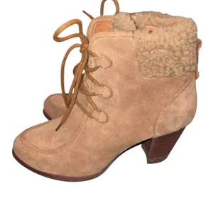 Ugg Analise Suede Lace Up Booties Boots Shoes 6.5 thumbnail 3