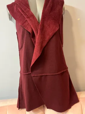 Altar'd State Burgundy Faux Fur Hooded Vest Sleeveless Open Cardigan Size M NWT thumbnail 6
