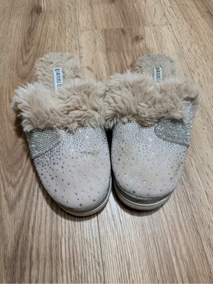 Gianni Bini Cheeky Rhinestone Heart Faux Fur Slippers Women's 7 Beige Silver thumbnail 4