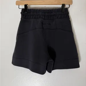 Lululemon Soft Ambitions High Rise‎ Short 3.5” Black Size 0 thumbnail 2