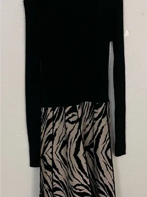Sandra Darren Tiger Stripe Jacquard Flared Sweater Dress size small thumbnail 2