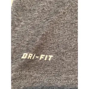 Nike Size M Gray Long Sleeve Top thumbnail 5