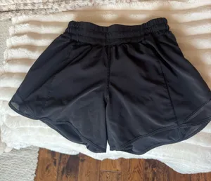 Lululemon Hot Hot Shorts thumbnail 1