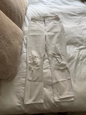 Abercrombie Curve Love Jeans Straight High-Rise white thumbnail 3