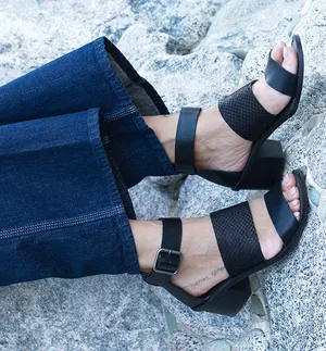Madewell The Warren Block Heel- Black Leather- Size 7 thumbnail 1