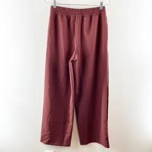 Athleta Endeavor High Rise Wide Leg Relaxed Track Pants Cherrywood Brown Small thumbnail 5
