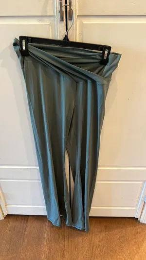 Crossover Aerie Flare Leggings thumbnail 5
